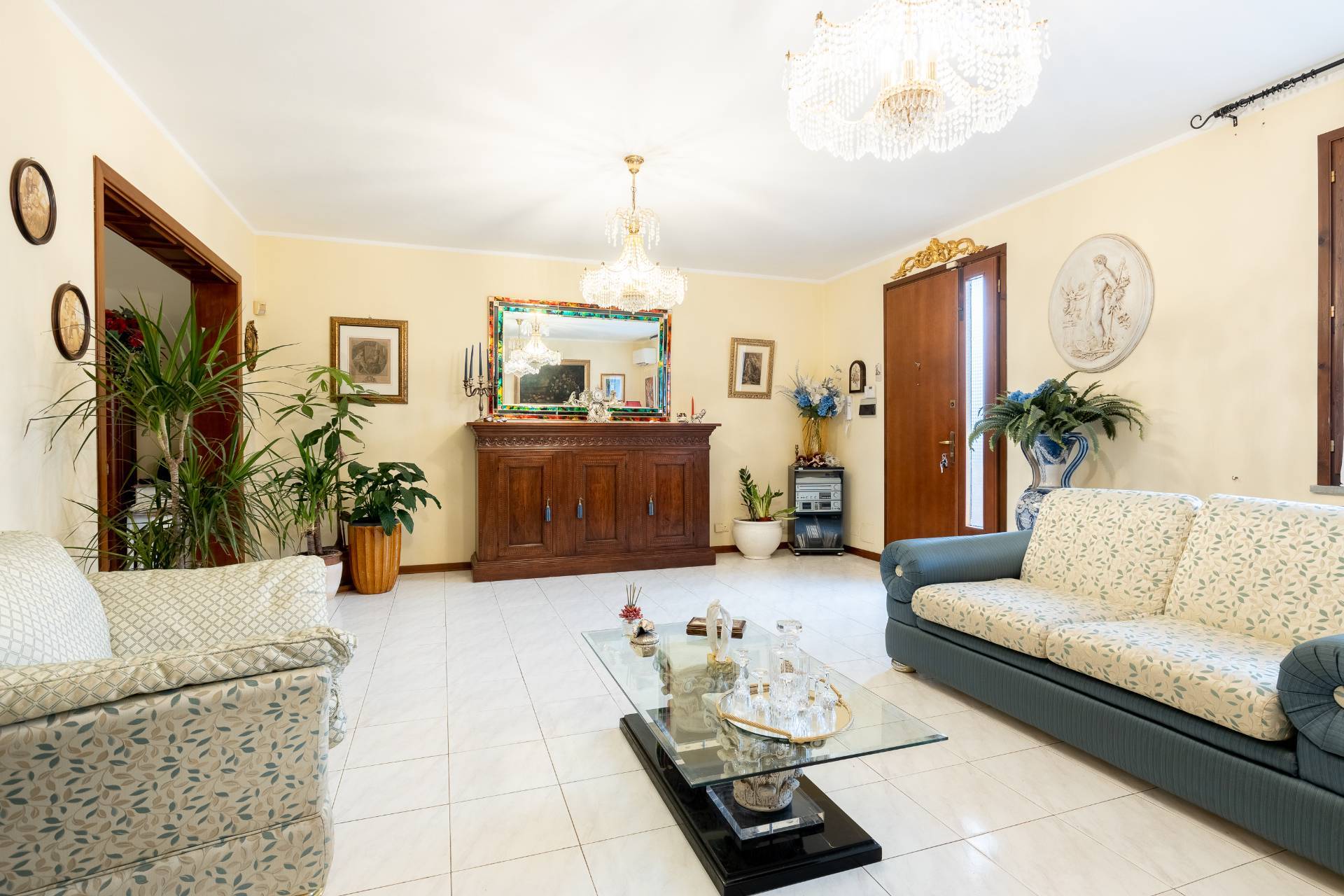 Villa con giardino a Vecchiano