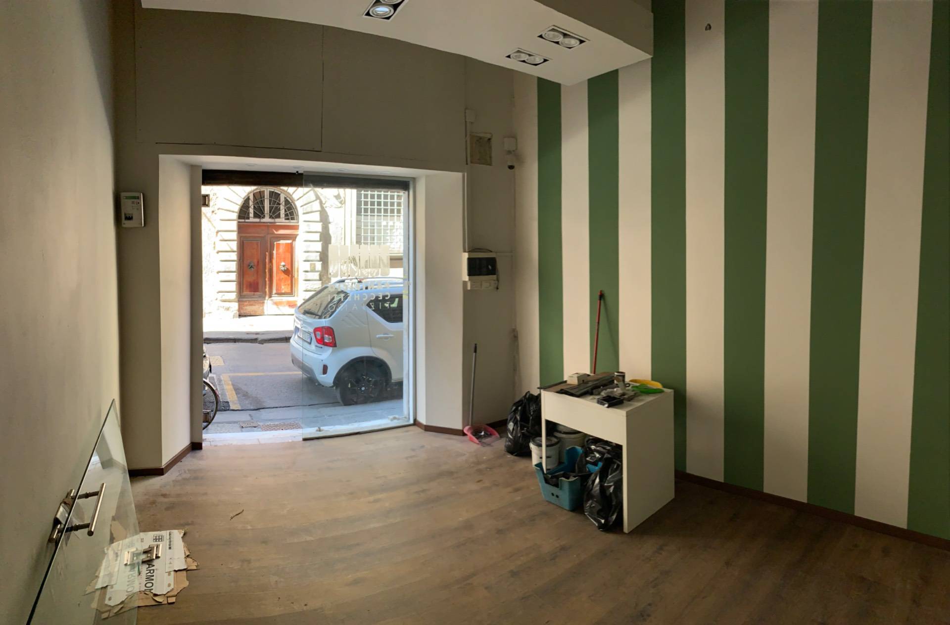 Locale commerciale in affitto a Pisa