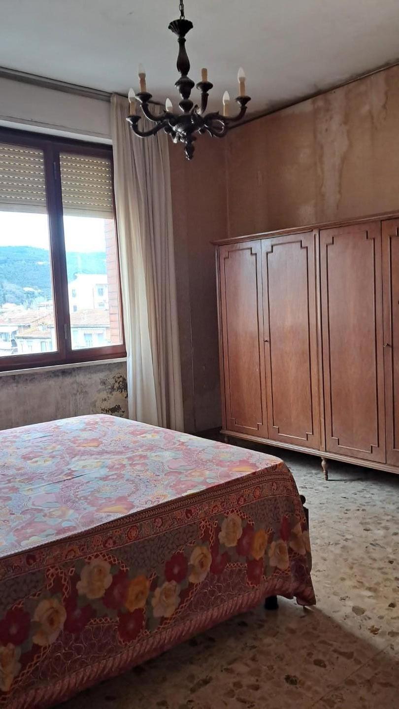 Appartamento con terrazzi a Cascina