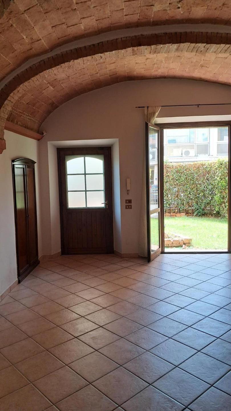 Quadrilocale con giardino a Cascina