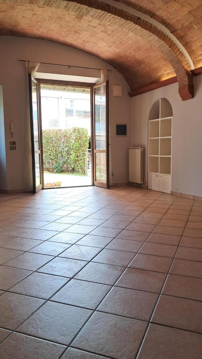 Quadrilocale con giardino a Cascina