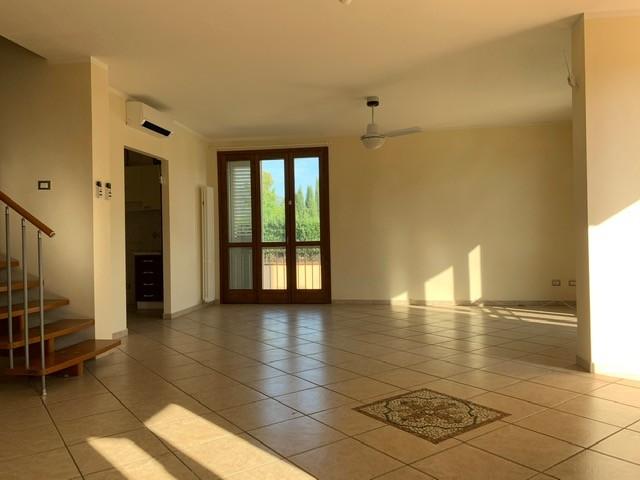 Villa Bifamiliare con giardino, San Giuliano Terme campo