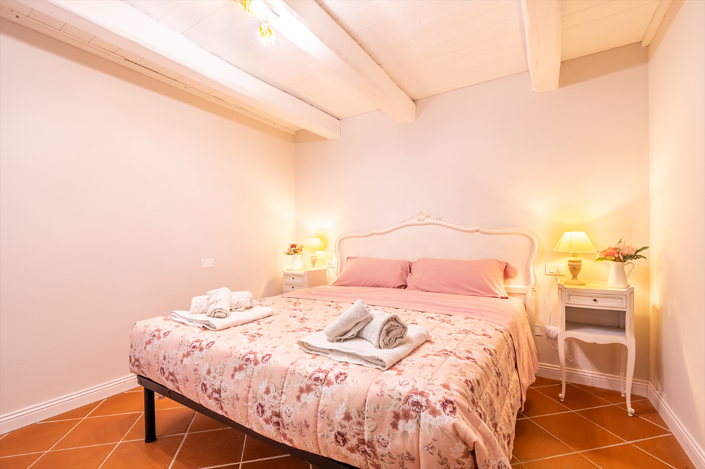 Casa indipendente arredata in affitto a Camaiore