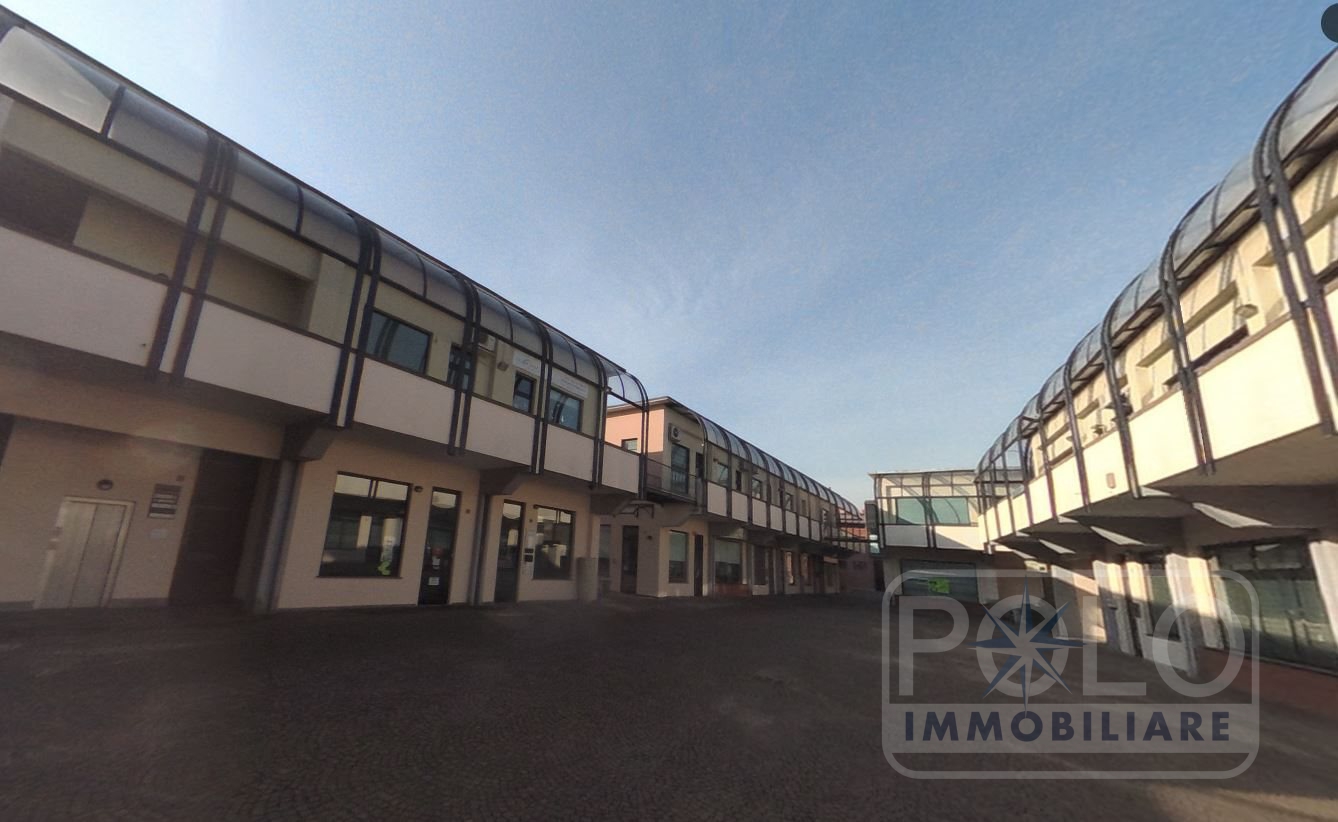Locale commerciale in vendita a San Donato Milanese