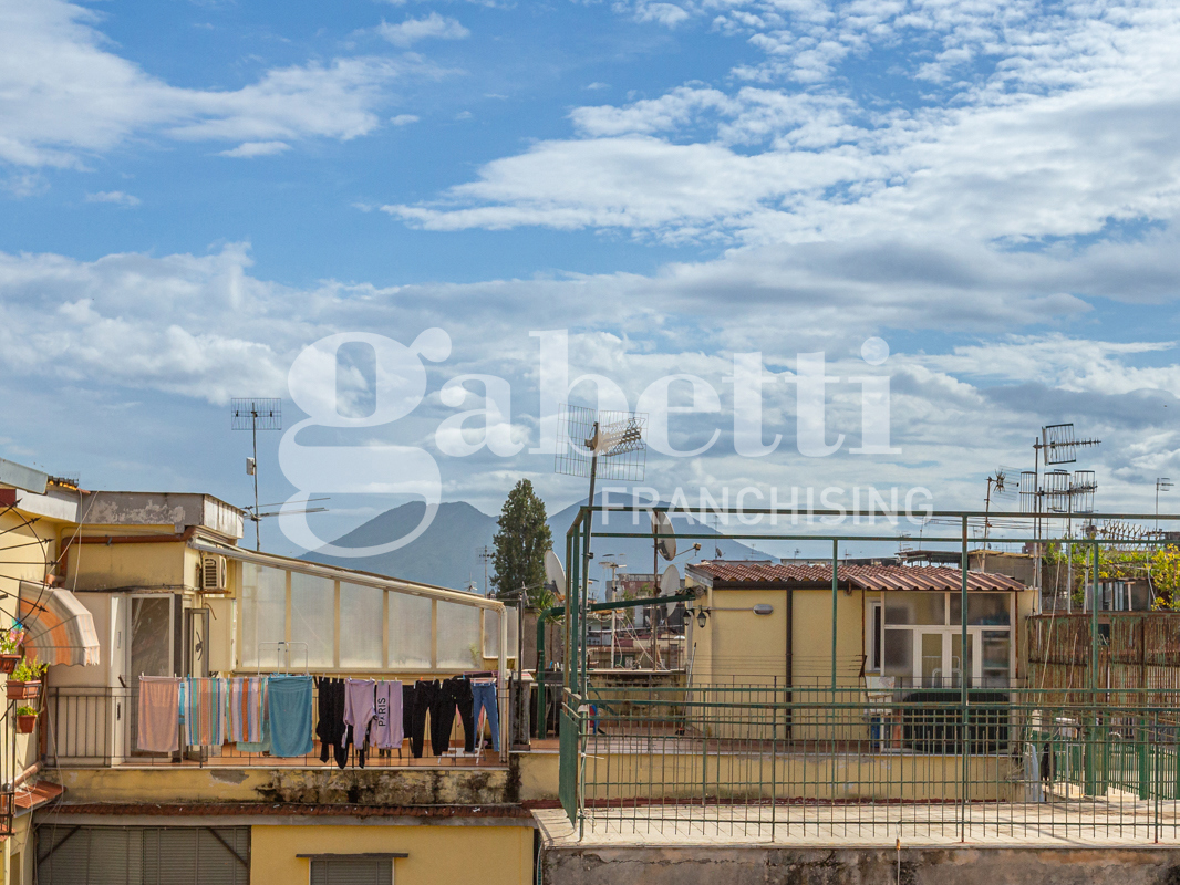 Stabile/Palazzo in vendita a Napoli