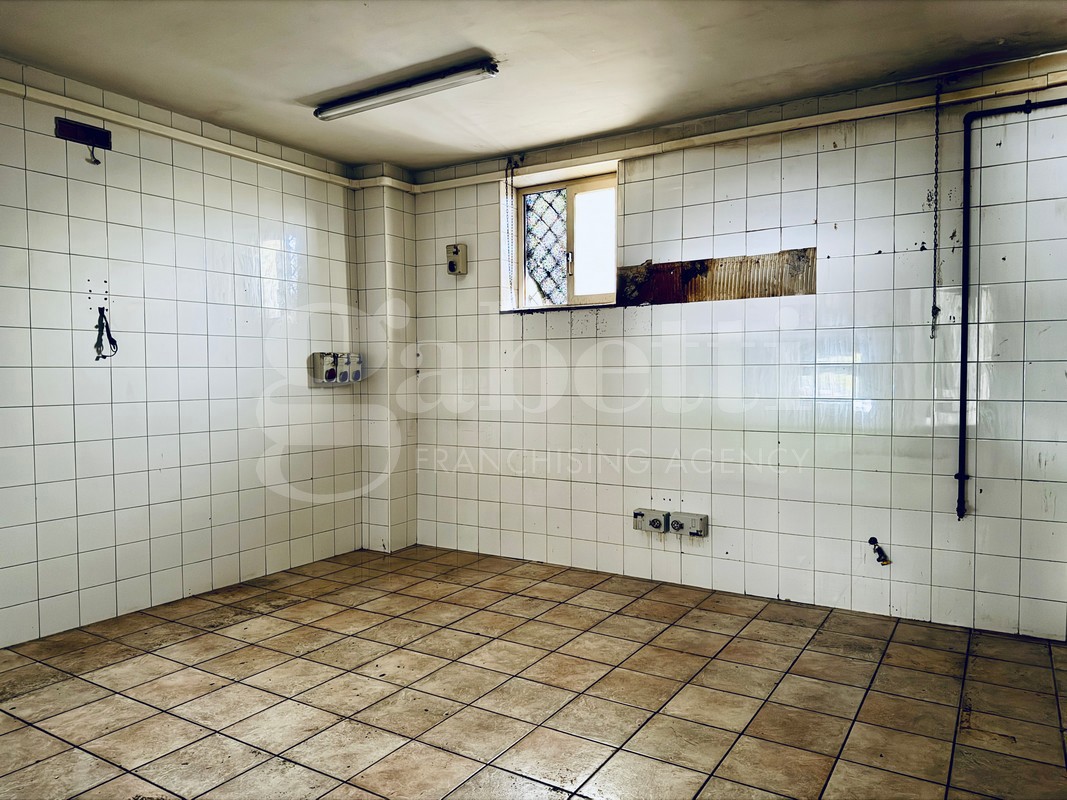 Negozio in affitto a Napoli