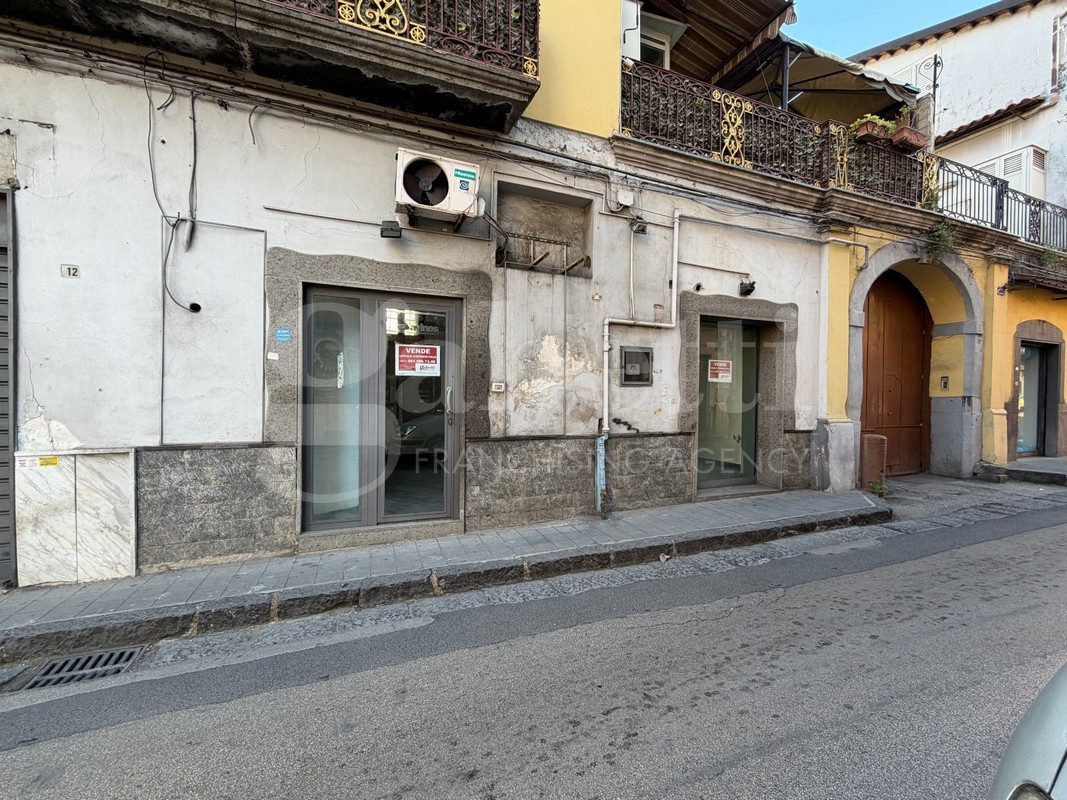 Negozio in vendita a Mugnano di Napoli