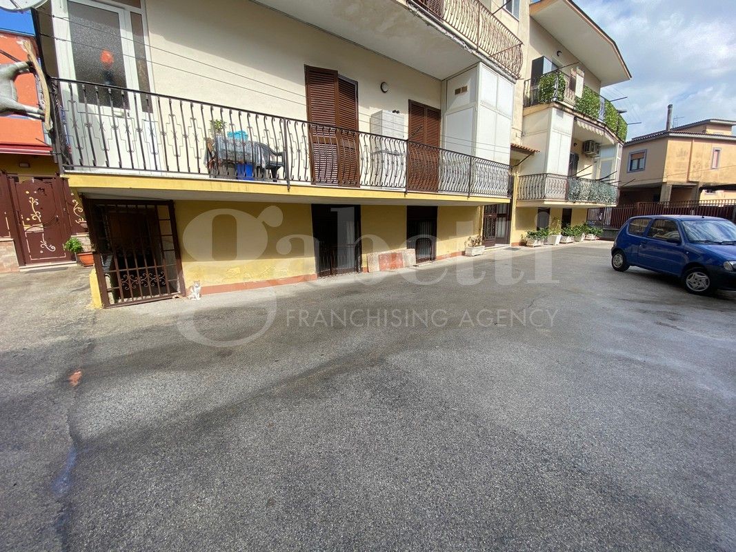Negozio in affitto a Mugnano di Napoli