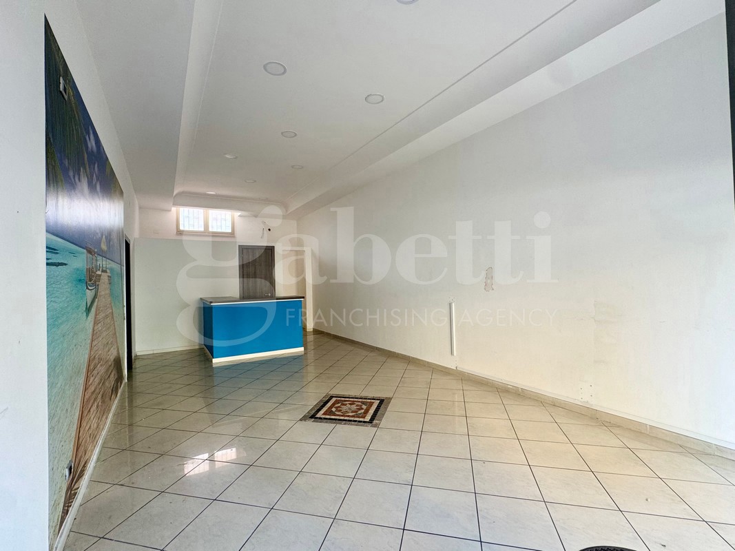 Negozio in vendita a Mugnano di Napoli