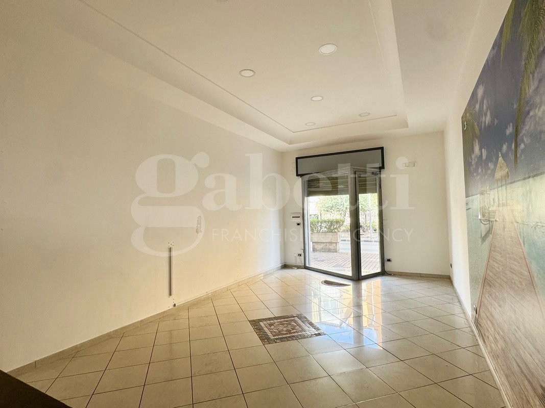 Negozio in vendita a Mugnano di Napoli