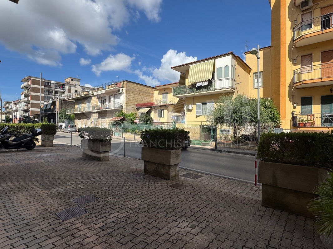 Negozio in vendita a Mugnano di Napoli