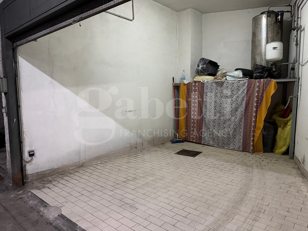Box/Garage 20mq in vendita a Mugnano di Napoli