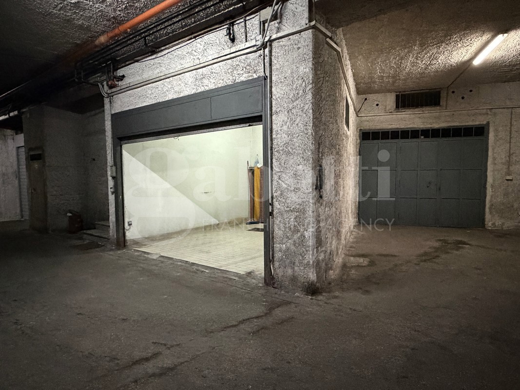 Box/Garage 20mq in vendita a Mugnano di Napoli