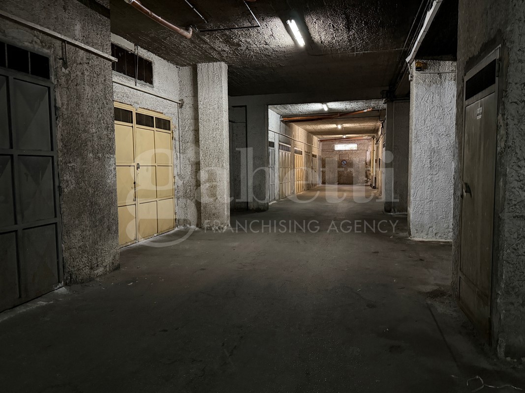 Box/Garage 20mq in vendita a Mugnano di Napoli