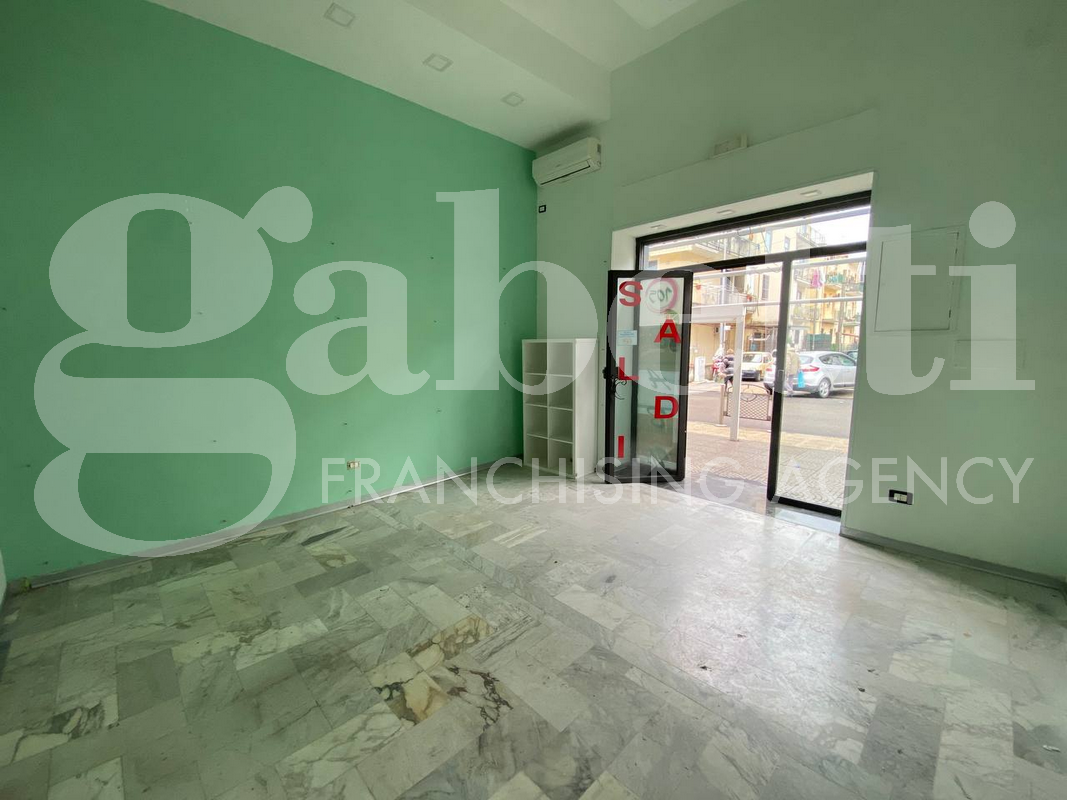 Negozio in affitto a Mugnano di Napoli