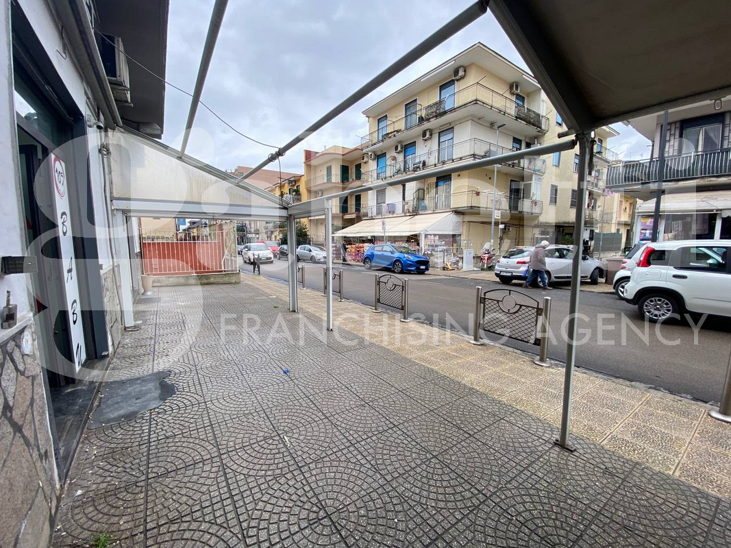 Negozio in affitto a Mugnano di Napoli