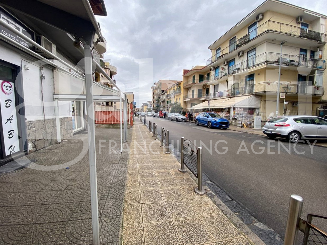 Negozio in affitto a Mugnano di Napoli