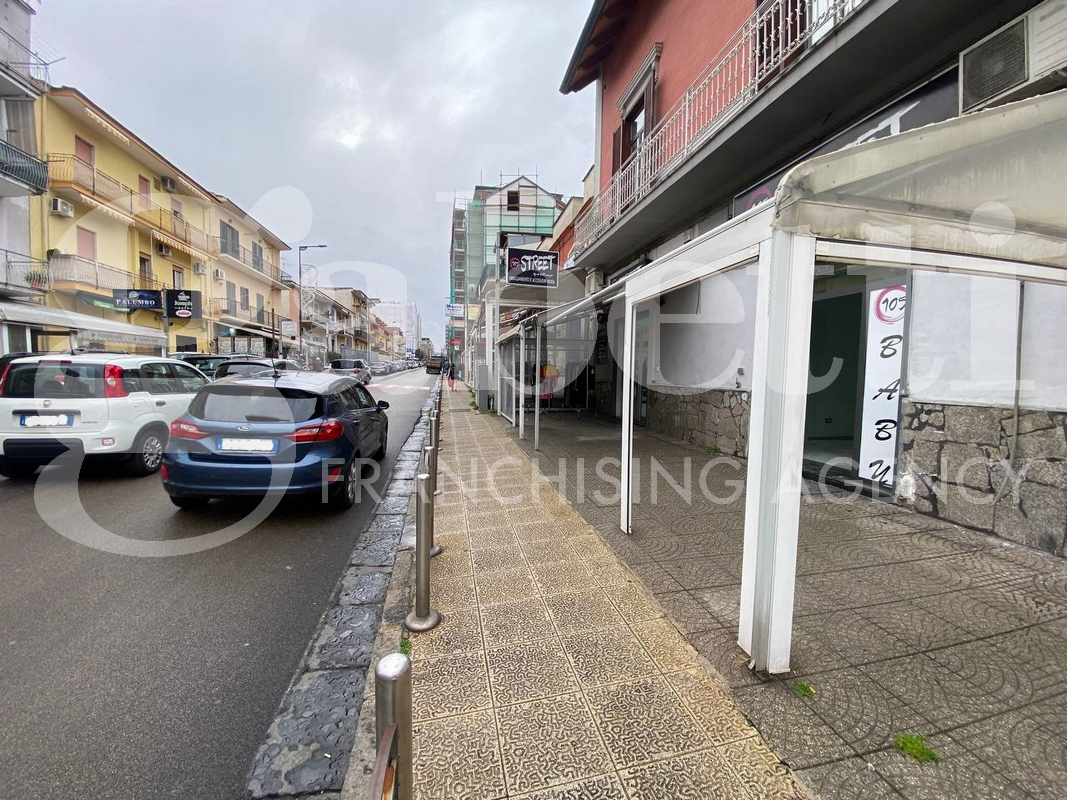 Negozio in affitto a Mugnano di Napoli