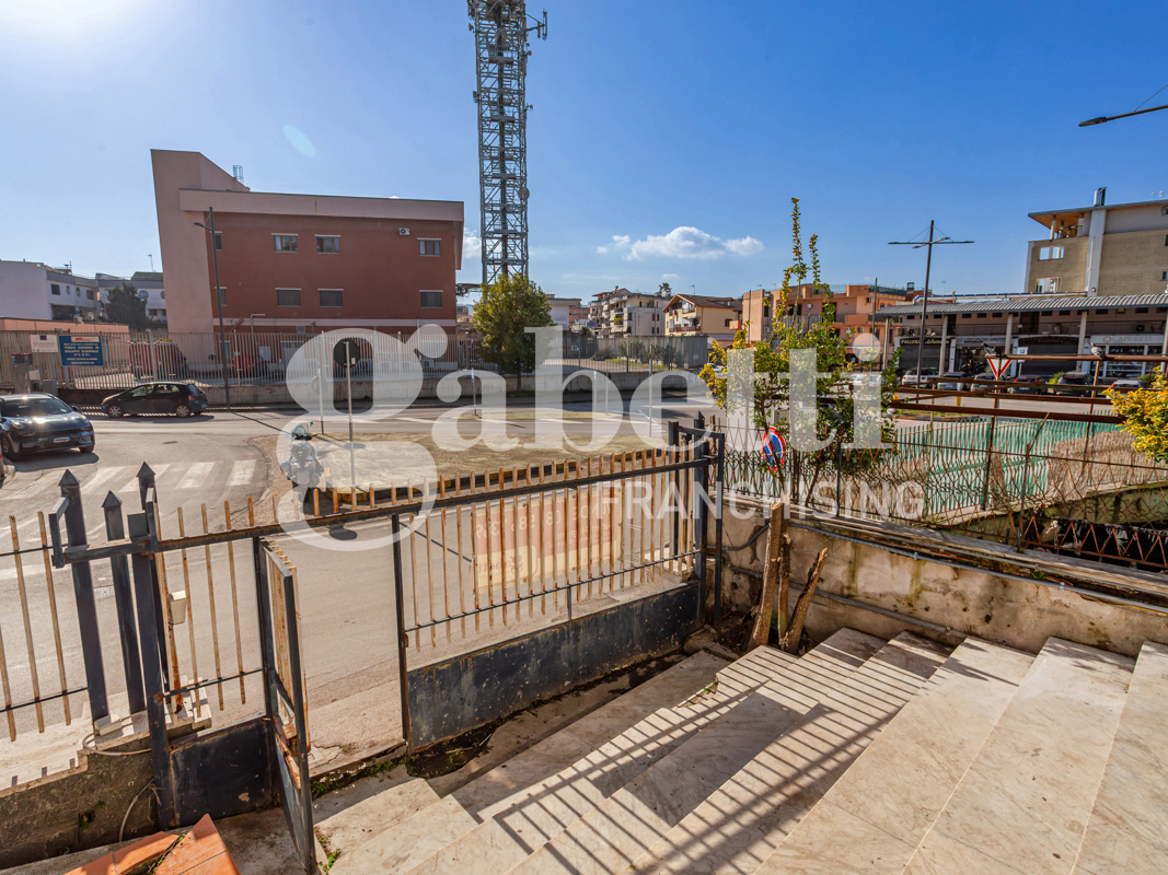 Negozio in vendita a Mugnano di Napoli