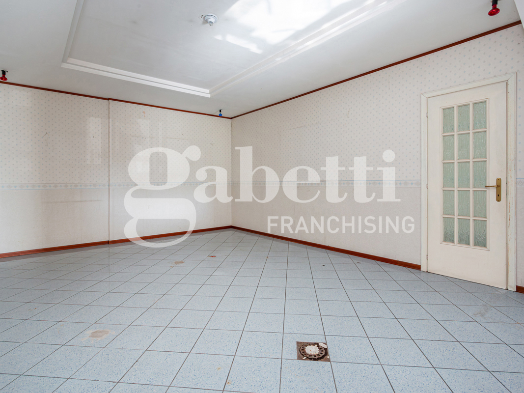 Negozio in vendita a Mugnano di Napoli