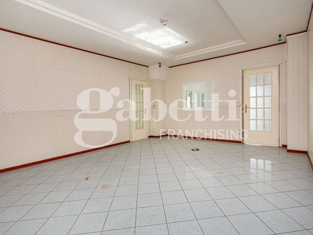 Negozio in vendita a Mugnano di Napoli