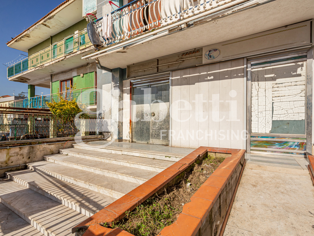 Negozio in vendita a Mugnano di Napoli