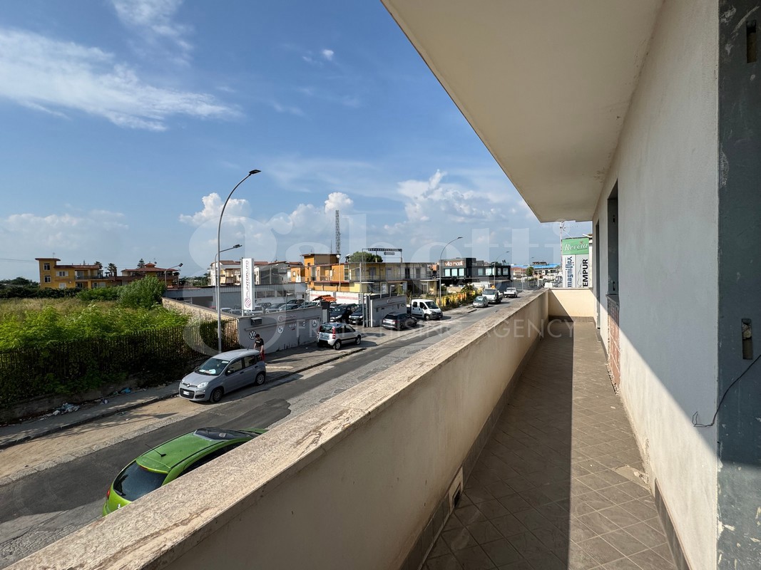 Ufficio con box doppio a Sant'Antimo