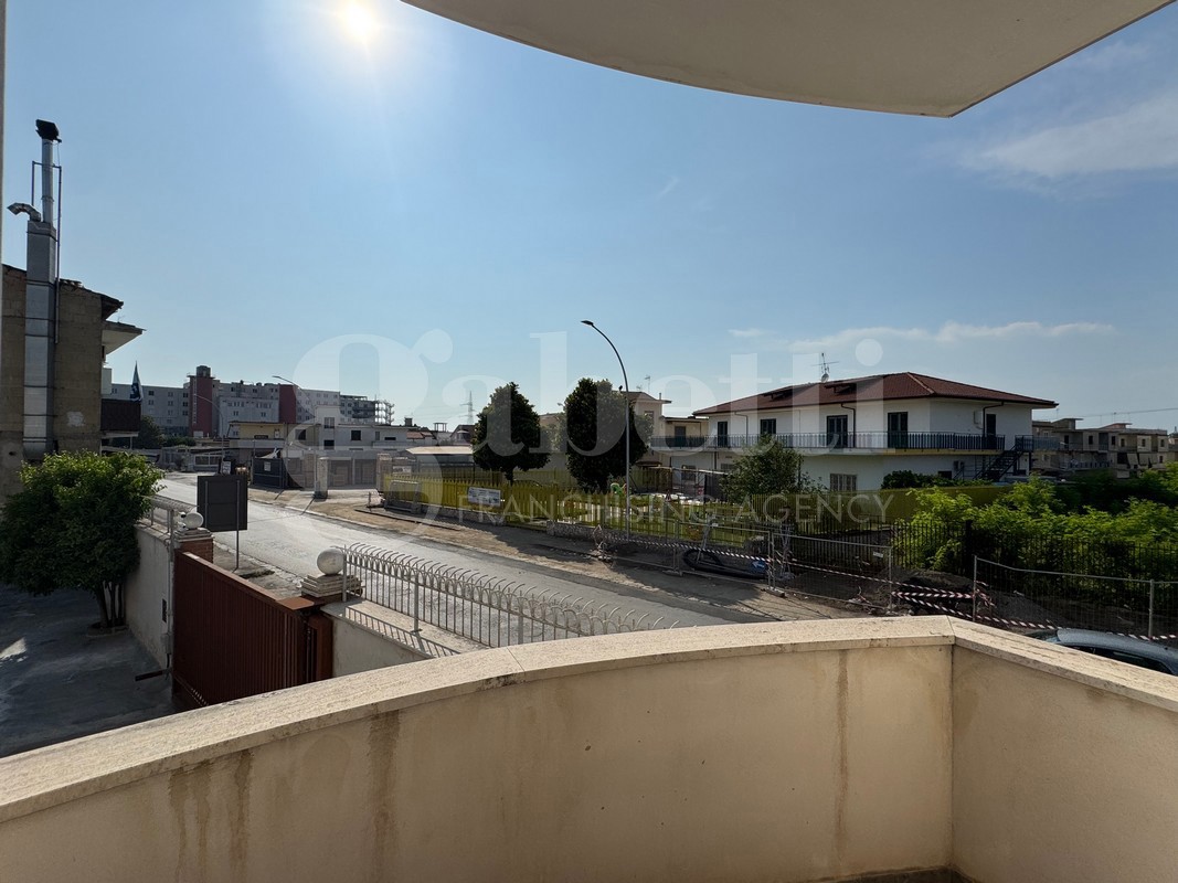 Ufficio con box doppio a Sant'Antimo