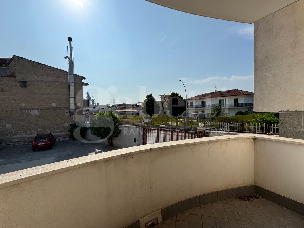 Ufficio con box doppio a Sant'Antimo