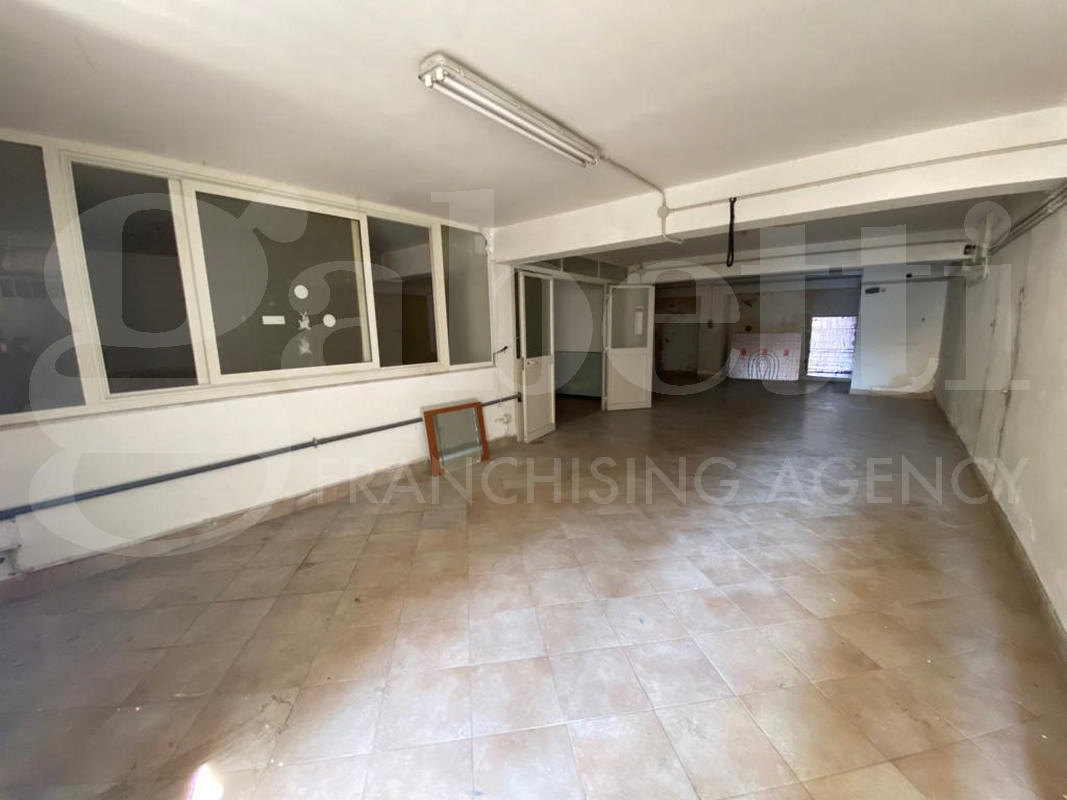 Magazzino in vendita a Mugnano di Napoli