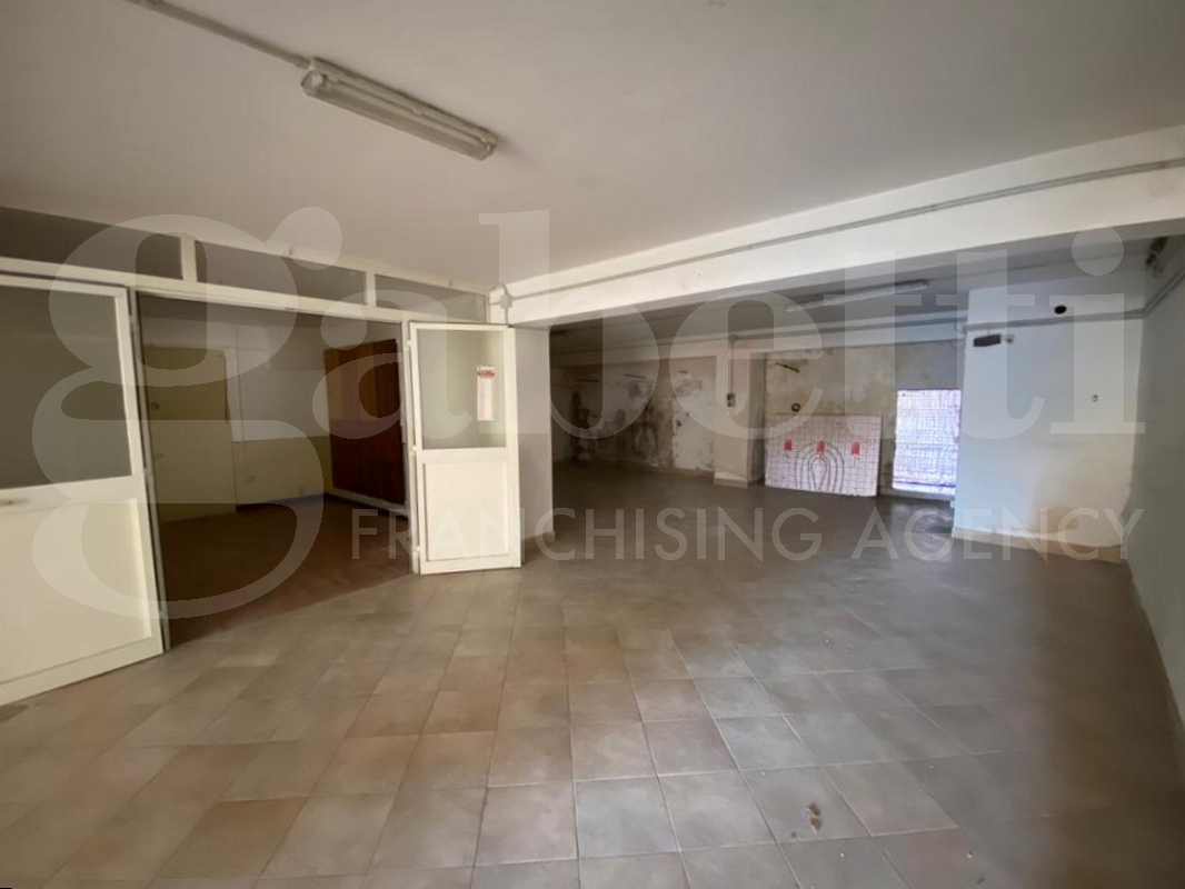 Magazzino in vendita a Mugnano di Napoli