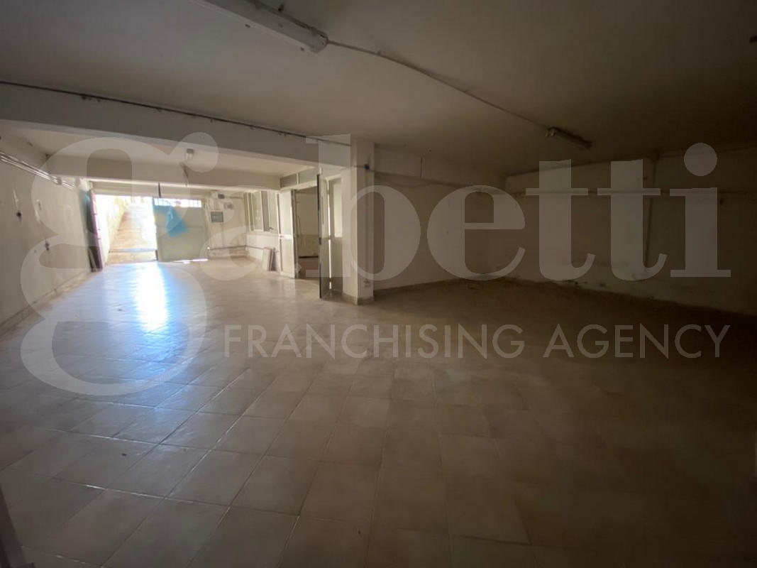 Magazzino in vendita a Mugnano di Napoli