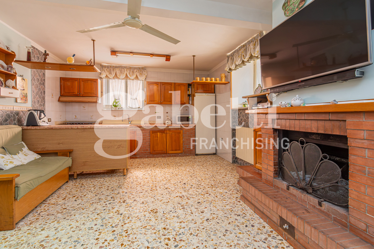 Casa indipendente con giardino a Mugnano di Napoli