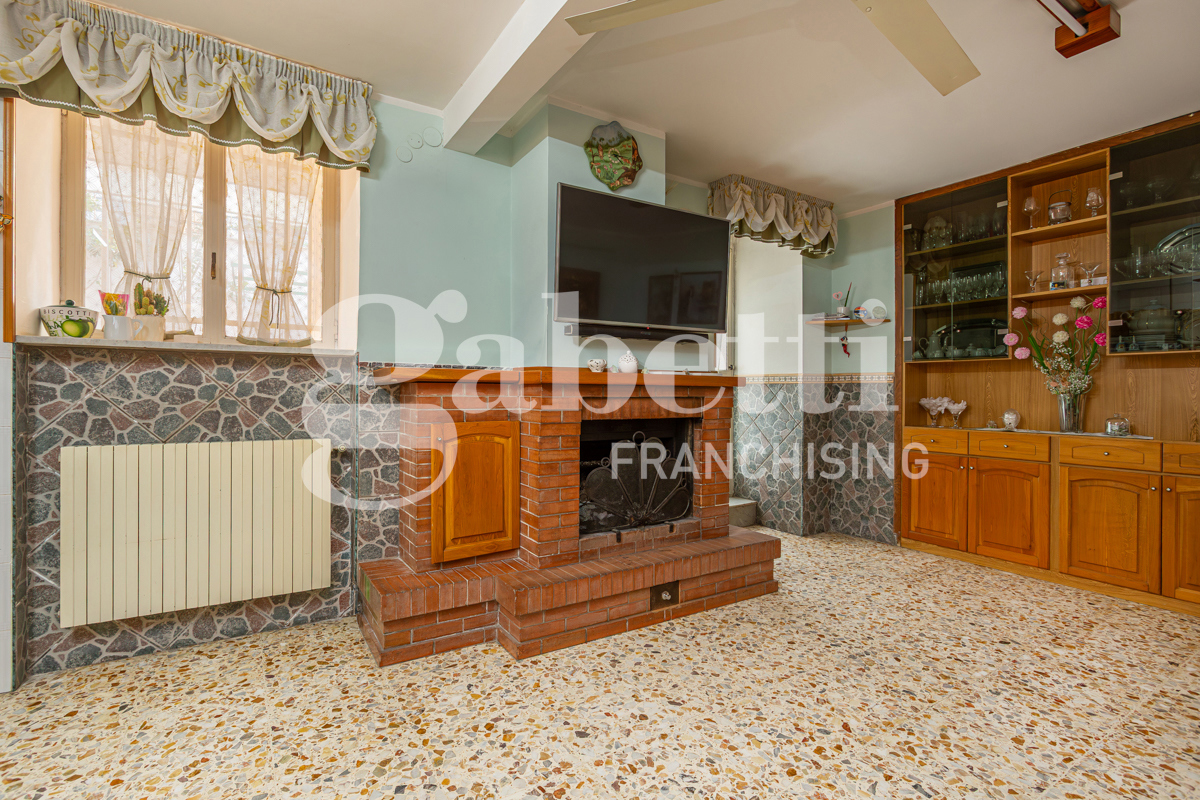 Casa indipendente con giardino a Mugnano di Napoli