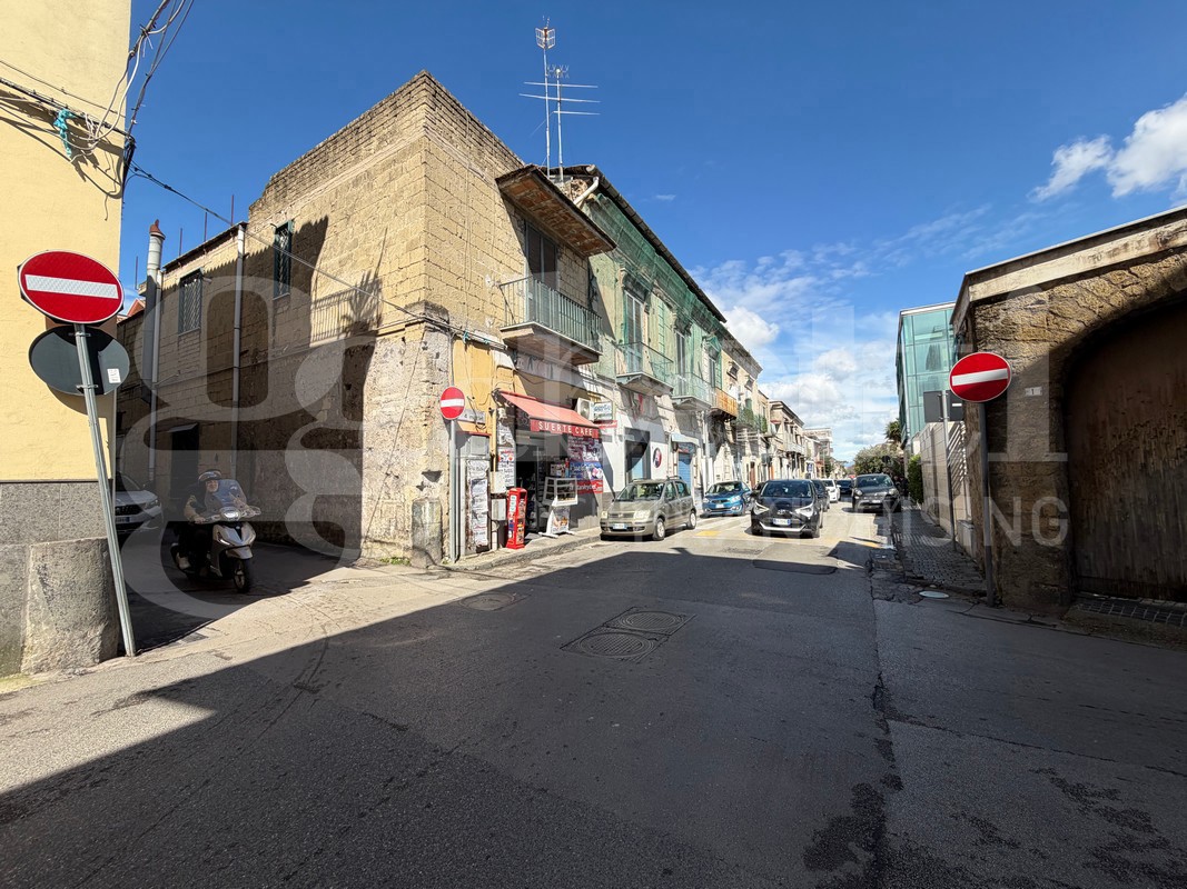 Negozio in affitto a Mugnano di Napoli