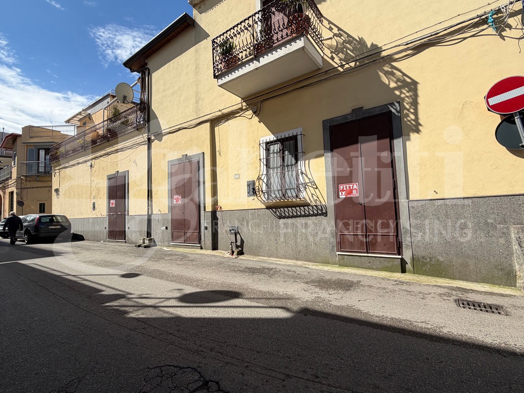 Negozio in affitto a Mugnano di Napoli