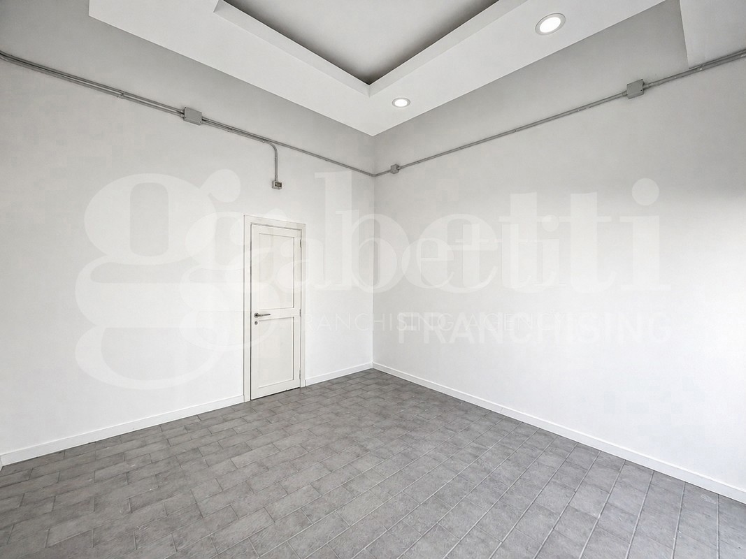 Negozio in affitto a Mugnano di Napoli