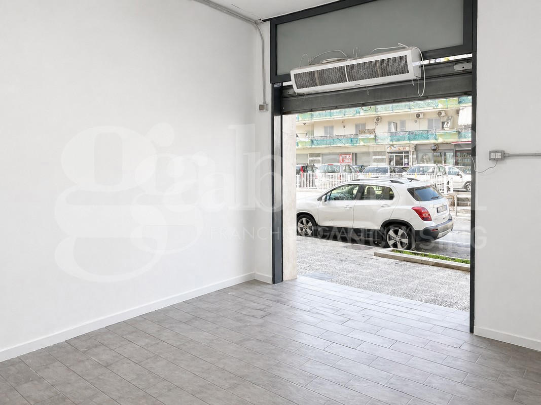 Negozio in affitto a Mugnano di Napoli