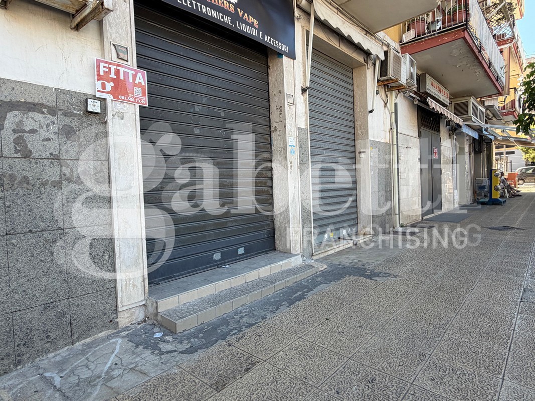 Negozio in affitto a Mugnano di Napoli