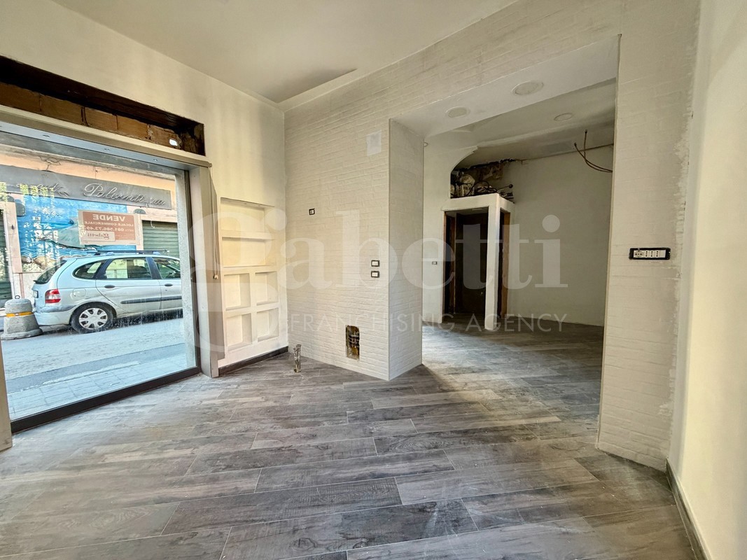 Negozio in affitto a Mugnano di Napoli