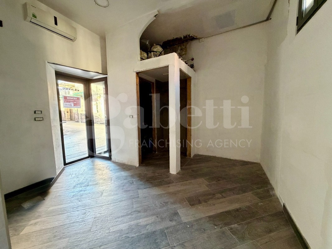 Negozio in affitto a Mugnano di Napoli