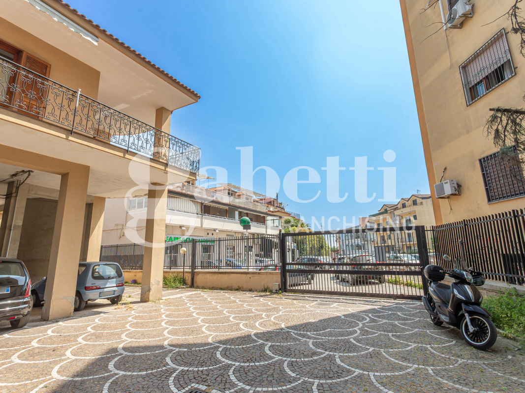 Stabile/Palazzo in vendita a Mugnano di Napoli