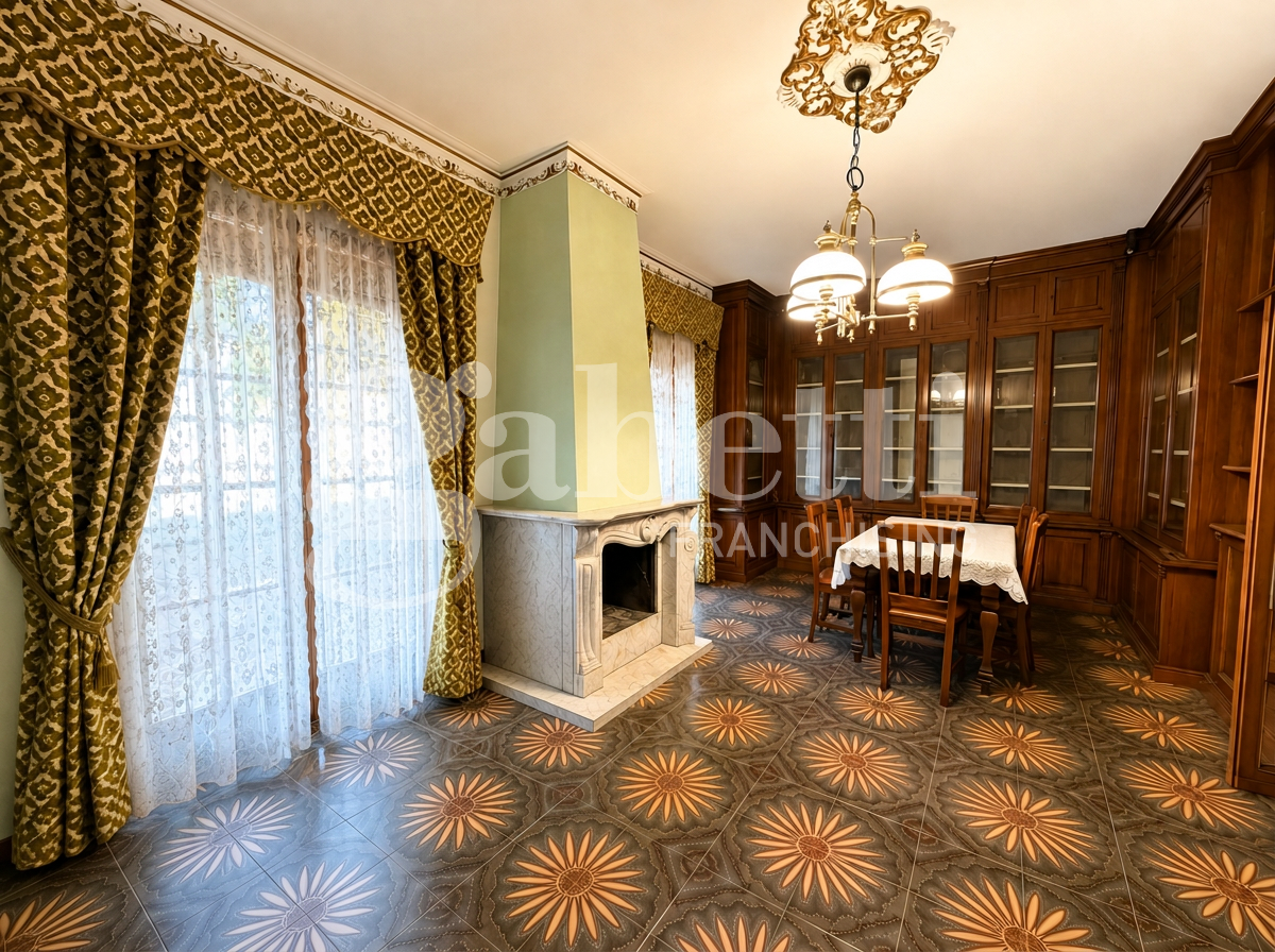 Stabile/Palazzo con giardino a Mugnano di Napoli