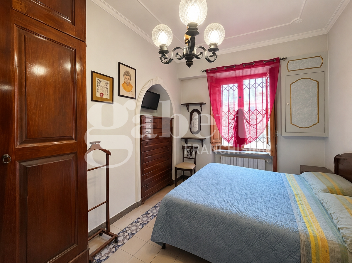 Stabile/Palazzo con box doppio a Mugnano di Napoli