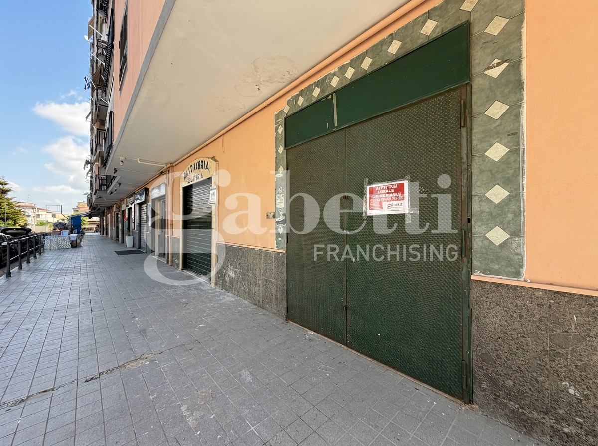 Negozio in affitto a Melito di Napoli