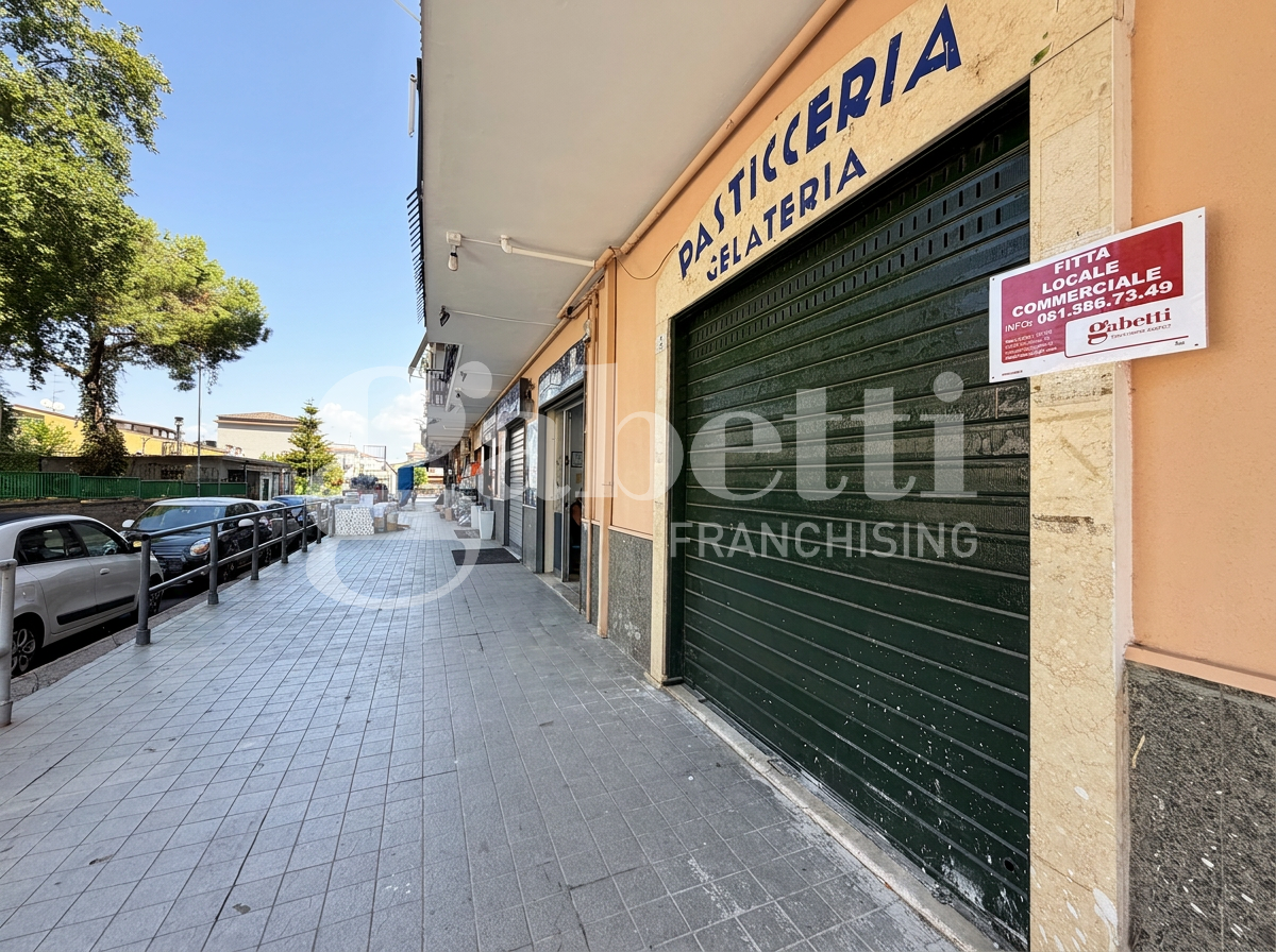 Negozio in affitto a Melito di Napoli