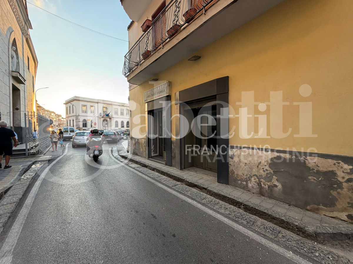Negozio in affitto a Mugnano di Napoli