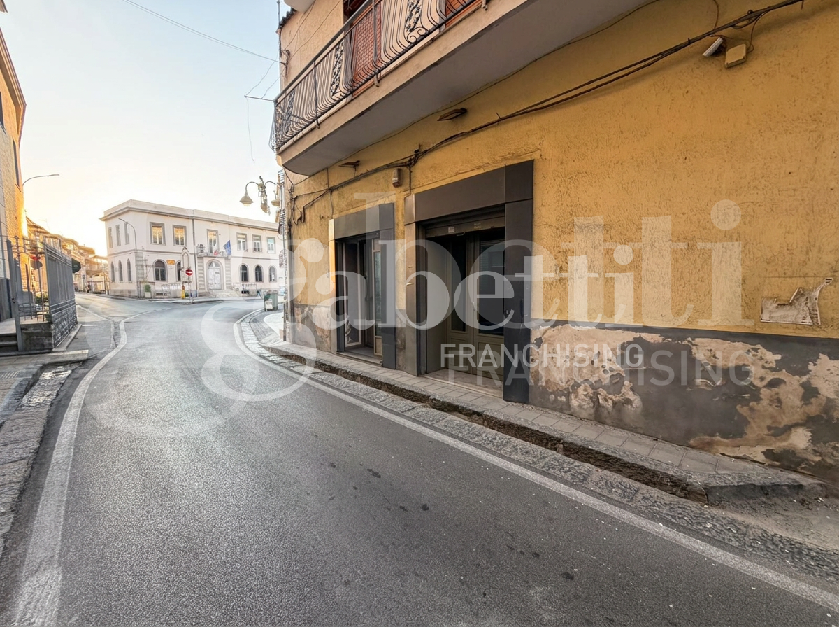 Negozio in affitto a Mugnano di Napoli