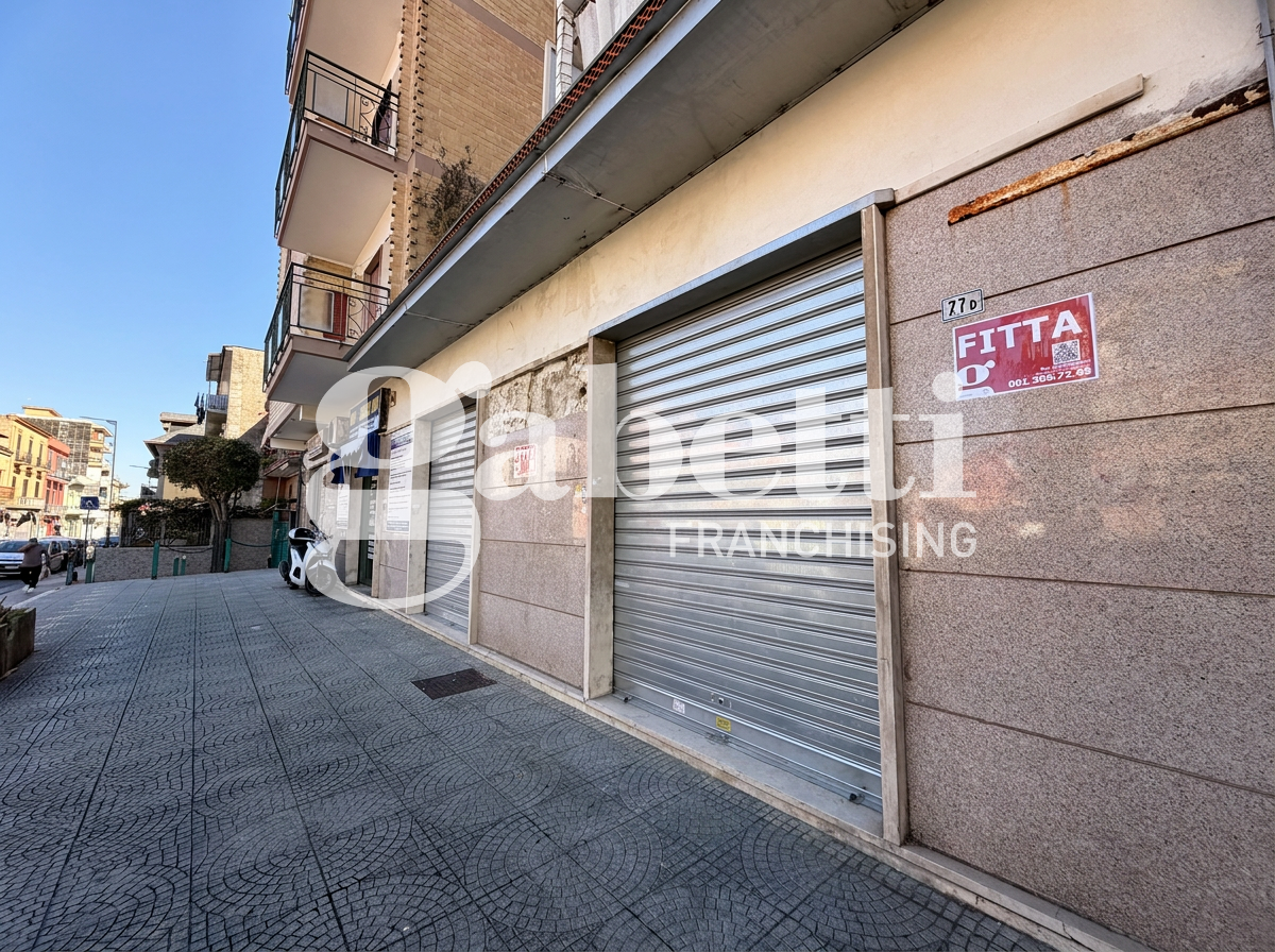 Negozio in affitto a Mugnano di Napoli