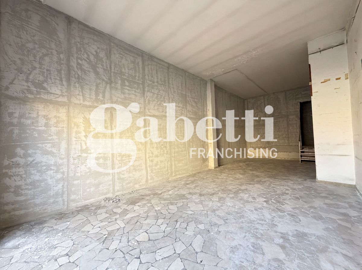 Negozio in affitto a Mugnano di Napoli